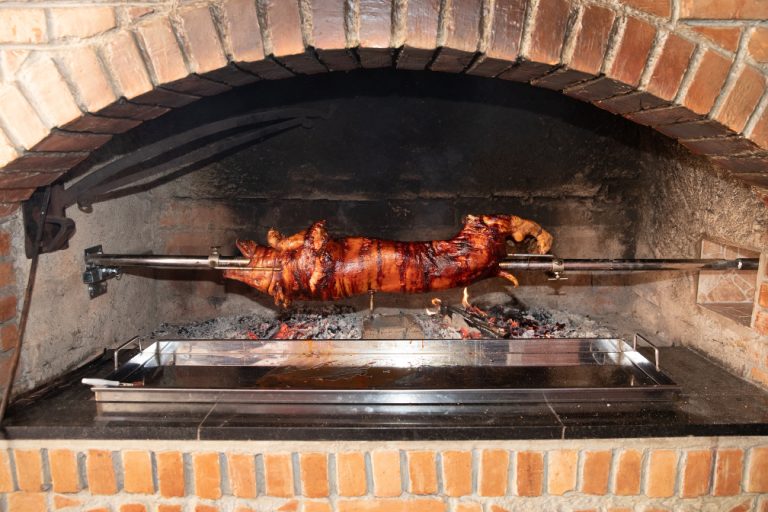 Spanferkelgrill